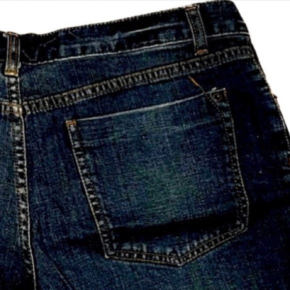 Mossimo Boyfriend Premium Denim Jean shorts. Excellent condition. Size 14 - Picture 4 of 8